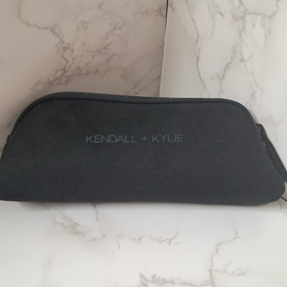 🔥🔥⚡️⚡️ MOVING SALE NEW Kendall & Kylie Black Cat Eye Women’s Sunglasses - Picture 5 of 5